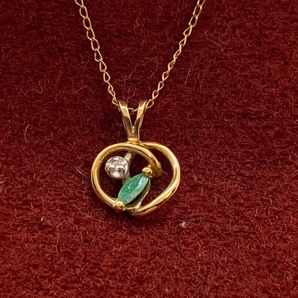 14KT Gold Emerald & Diamond Pendant and Gold Chain